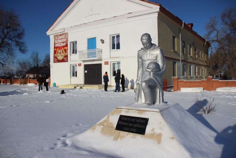 Жители Энгельсского села отстояли колокол на заброшенной лютеранской церкви