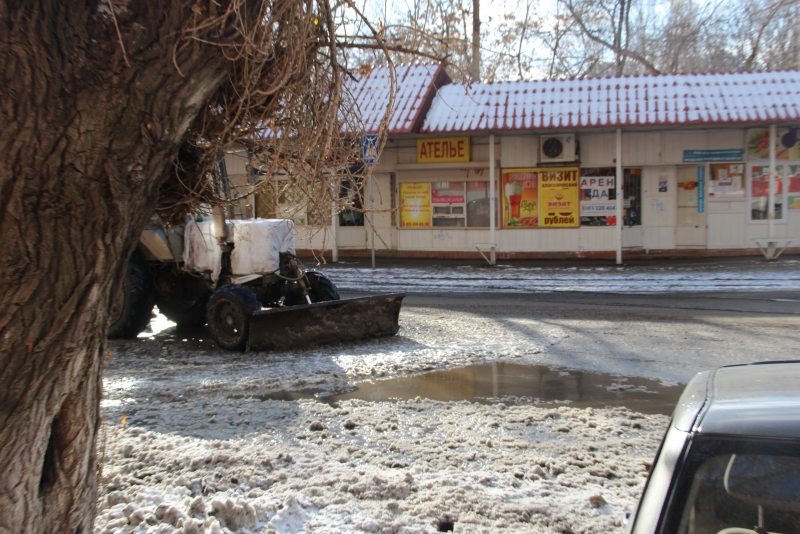 Центр Саратова затапливает из-за коммунальной аварии