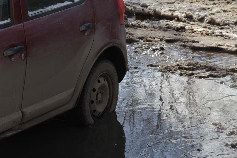 Центр Саратова затапливает из-за коммунальной аварии