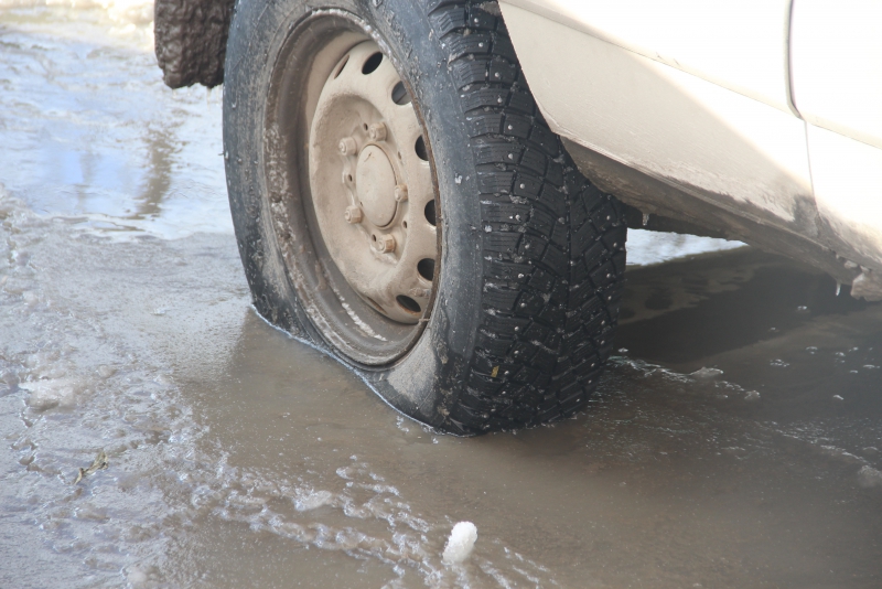 Центр Саратова затапливает из-за коммунальной аварии