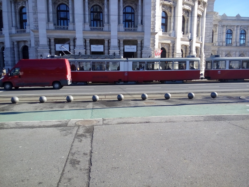 В Вене не нашлось желающих покатать «саратовские» шары