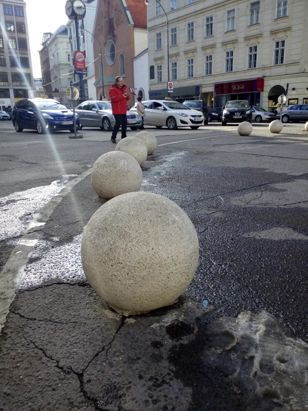 В Вене не нашлось желающих покатать «саратовские» шары