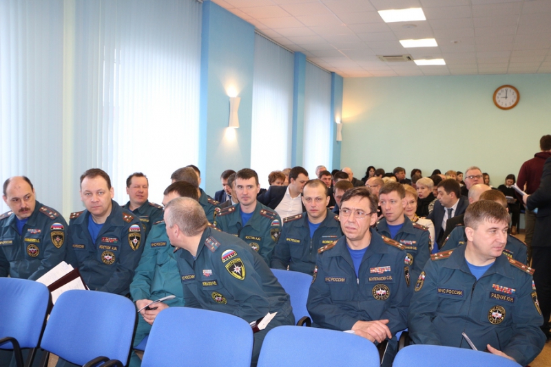 Сараев потребовал навести порядок в Затоне: Мы не можем рисковать жизнями