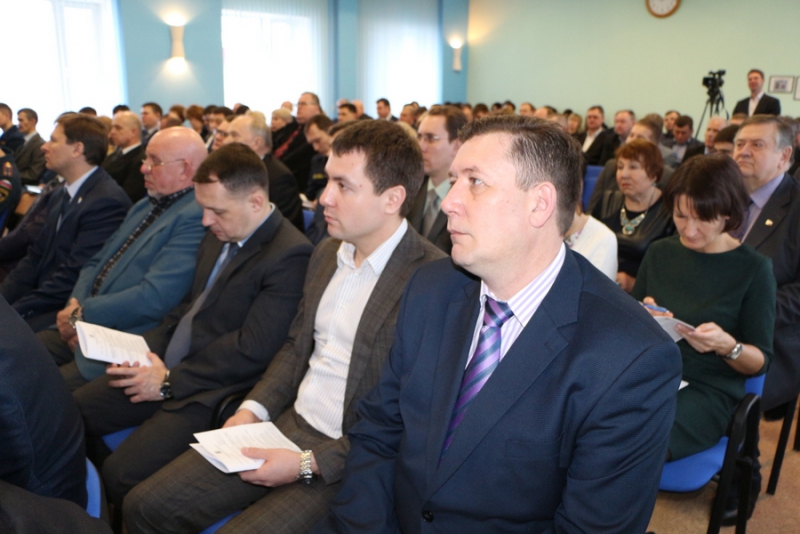 Сараев потребовал навести порядок в Затоне: Мы не можем рисковать жизнями