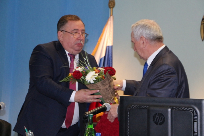 Сараев потребовал навести порядок в Затоне: Мы не можем рисковать жизнями