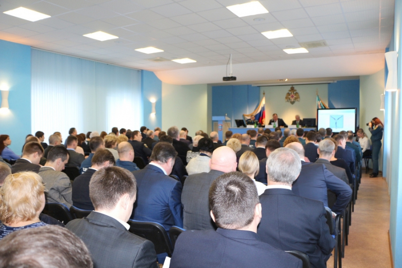 Сараев потребовал навести порядок в Затоне: Мы не можем рисковать жизнями