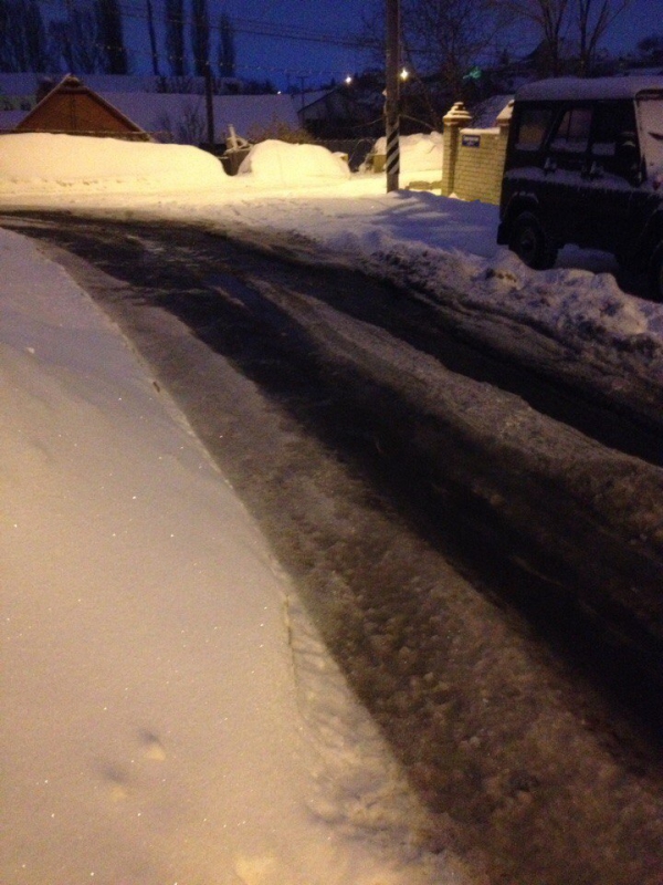 Саратовцы сообщают о «воде по колено» на трех улицах