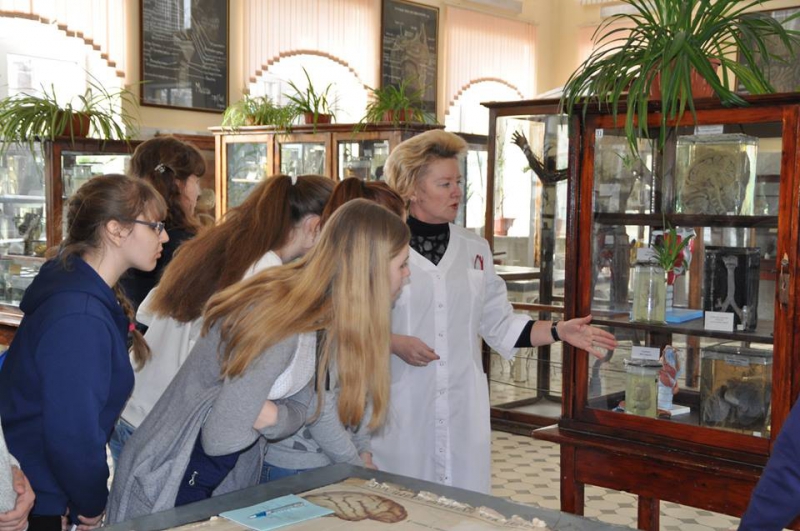 «Здоровье школьников»: В медуниверситете провели экскурсию для девятиклассников