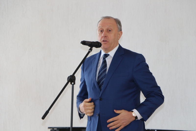 Степашин о программе переселения: Слава богу, строить есть кому