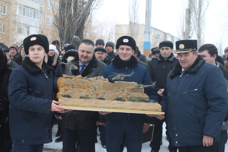 В Красном Куте открыли памятник воинам-интернационалистам