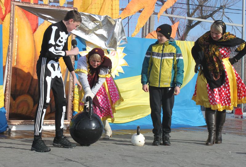В Татищеве празднуют Масленицу