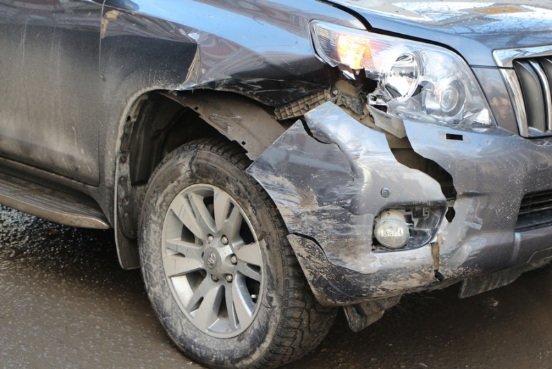 Движение на Чернышевского парализовано из-за аварии с «Лэнд Крузером»