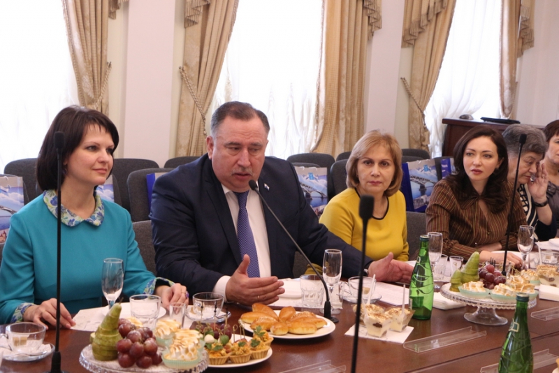 Сараев поблагодарил ветеранов муниципальной службы за верность Саратову