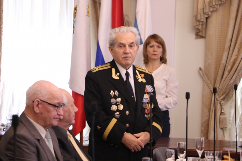 Сараев поблагодарил ветеранов муниципальной службы за верность Саратову