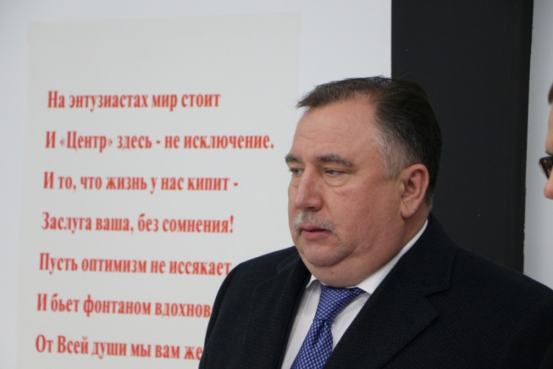 Валерию Сараеву показали уникальный сенсорный экран