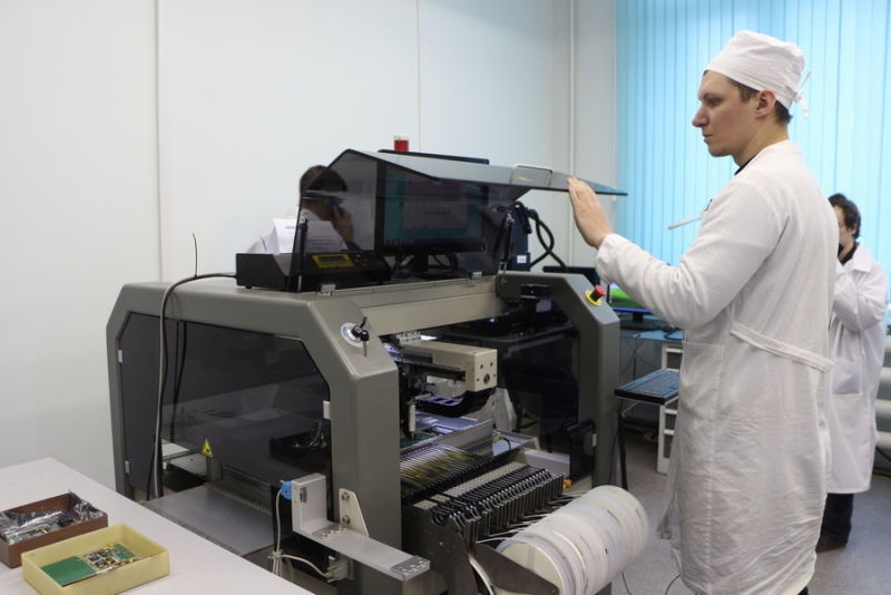 Валерию Сараеву показали уникальный сенсорный экран