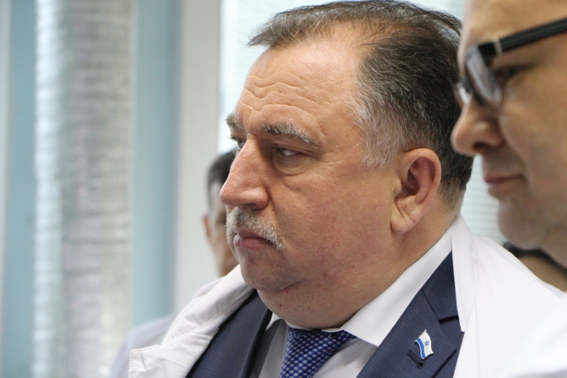 Валерию Сараеву показали уникальный сенсорный экран