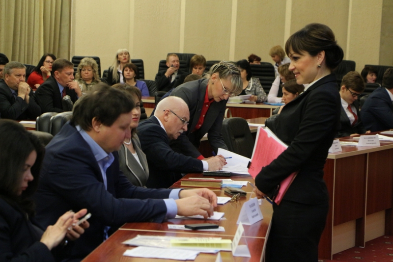 Министр Швакова ждет роста налоговой отдачи от аграриев и ритуальных агентств