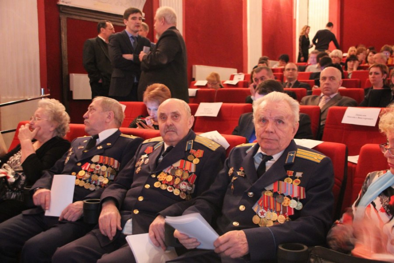 Зарплаты в Заводском районе Саратова выросли до 27 тысяч рублей