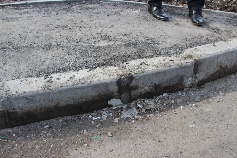 Общественники нашли в отремонтированных дворах Заводского района грязь и разруху