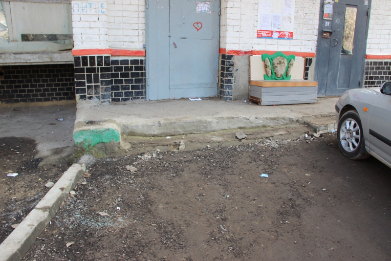 Общественники нашли в отремонтированных дворах Заводского района грязь и разруху
