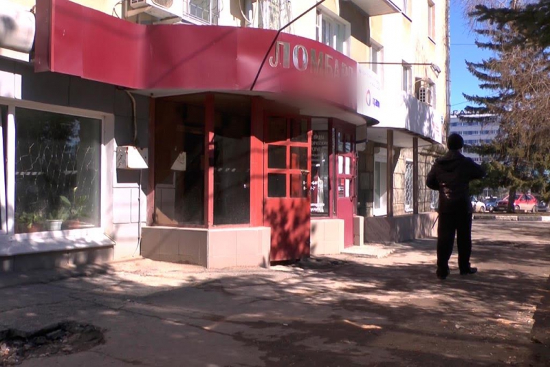 Саратовец пошел на разбой в ломбарде из-за проблем после армии
