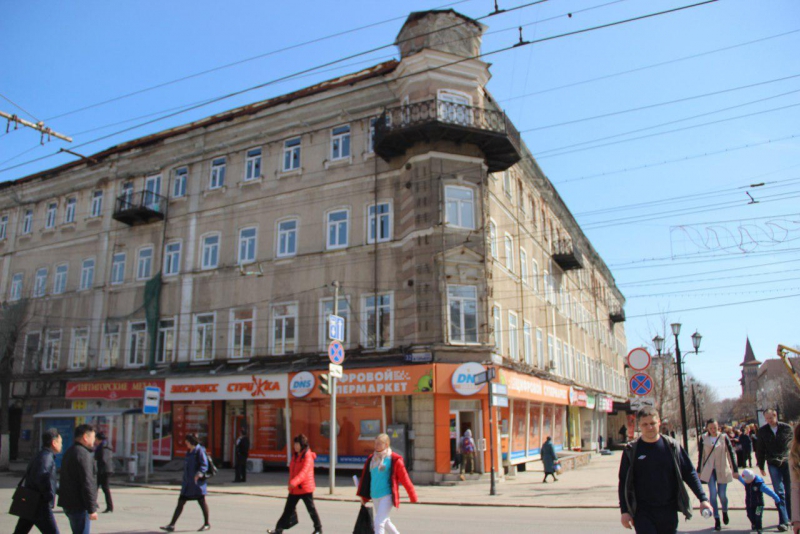 На проспекте Кирова обрушилась стена дома