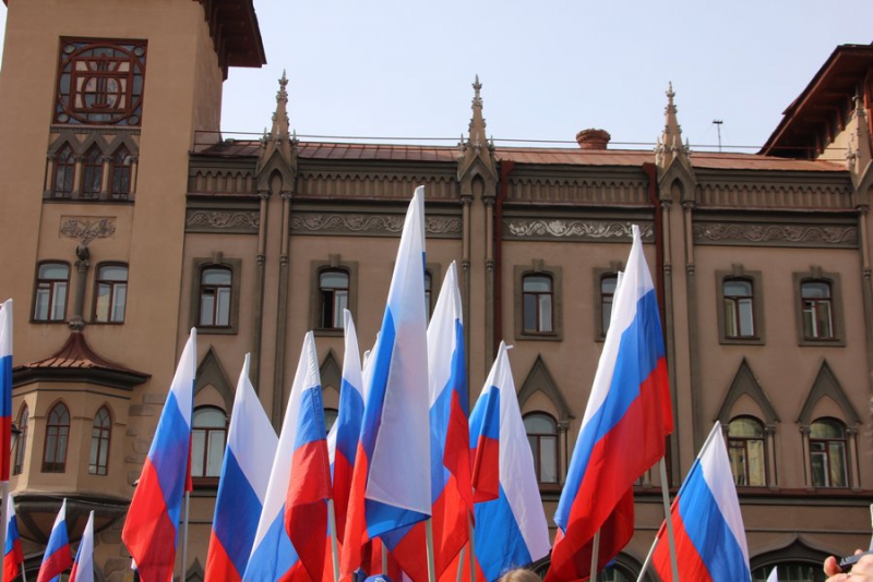 В Саратове митинг против терроризма собрал 10 тысяч человек