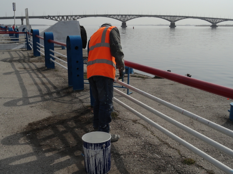 Отремонтировать разбитый причал на набережной должны до 26 апреля