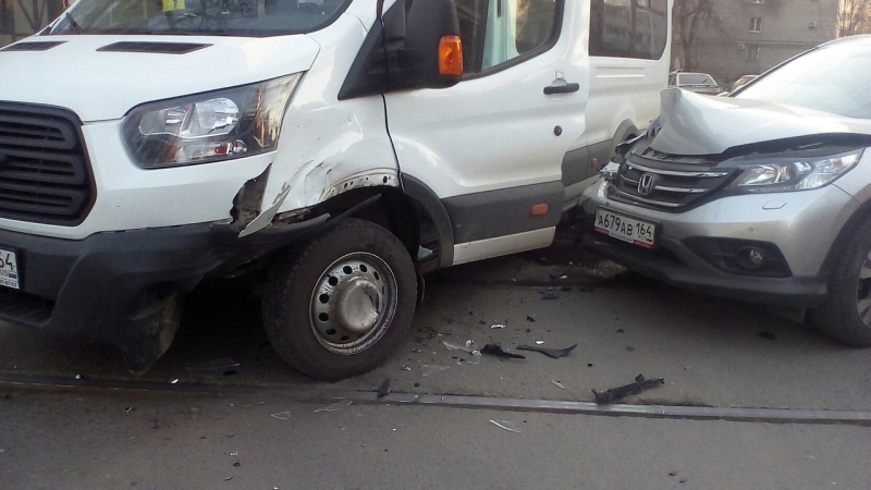 В час пик ДТП остановило движение общественного транспорта