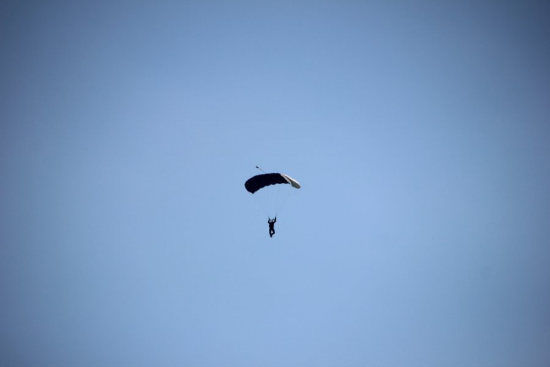 Саратовские дети подарили другу Гагарина модель лунохода