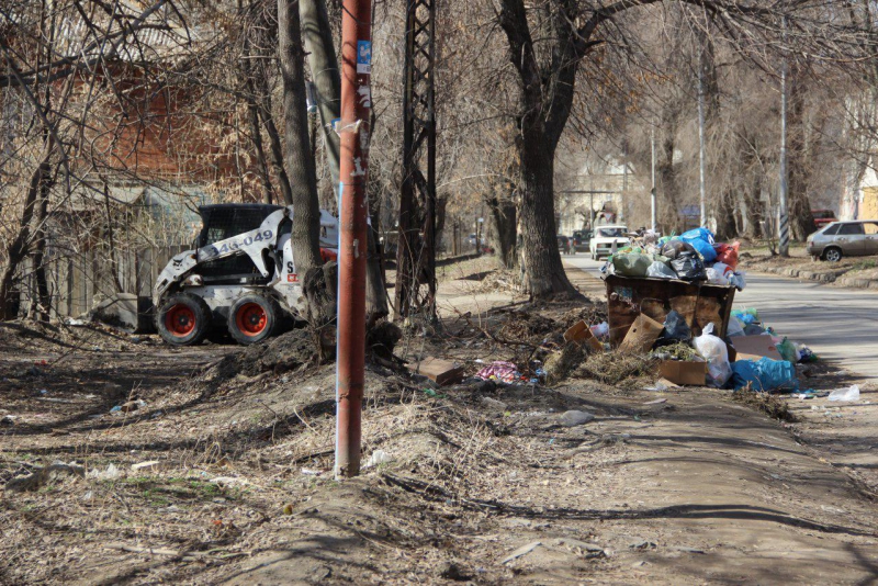 Участники рейда проверили, как очищается от мусора Заводской район