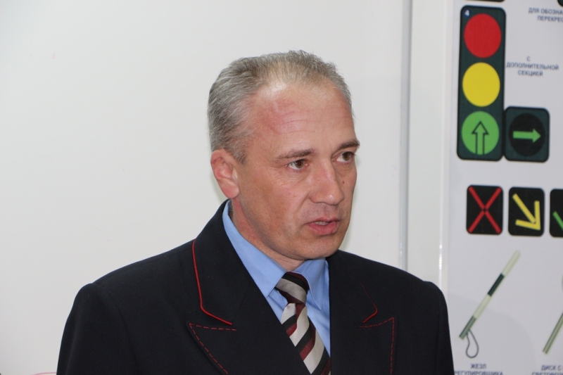 Саратовские железнодорожники предостерегли будущих водителей от опасных нарушений на переездах