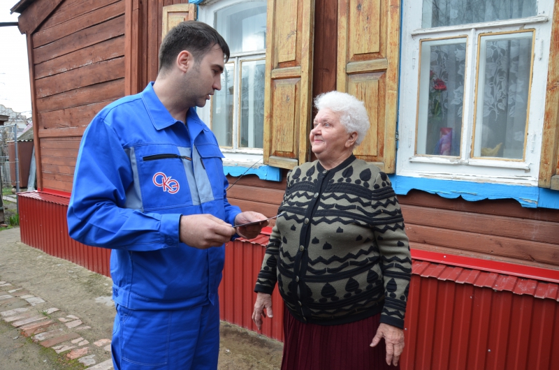 В Год экологии «Облкоммунэнерго» дарит саженцы яблонь добросовестным потребителям