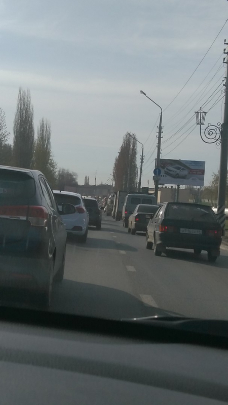 На улице Соколовой коммунальщики утроили затор