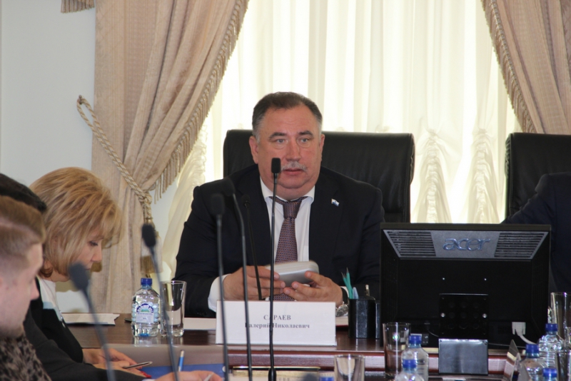 Глава Саратова предложил общественникам покататься с ним в автобусе