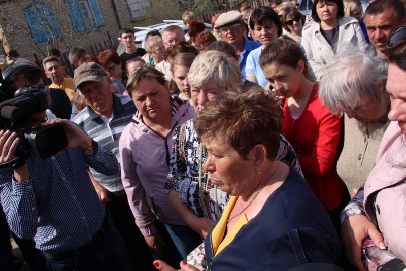 Валерий Сараев и Валерий Радаев пообещали саратовцам новую дорогу и школьный автобус