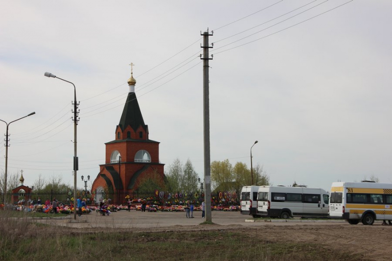 Валерий Сараев и Валерий Радаев пообещали саратовцам новую дорогу и школьный автобус