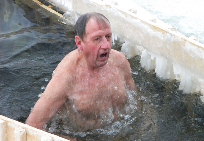 На Крещение четыре министра и зампред купались в проруби