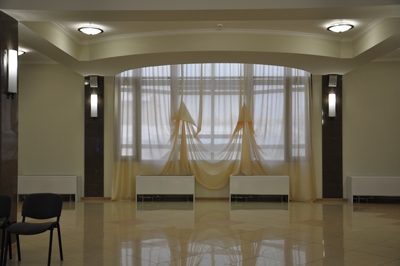 Губернатору устроили экскурсию по ТЮЗу