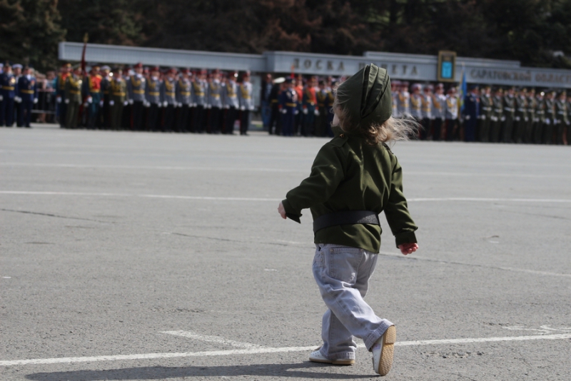 Парад Победы в Саратове привлек 10 тысяч зрителей