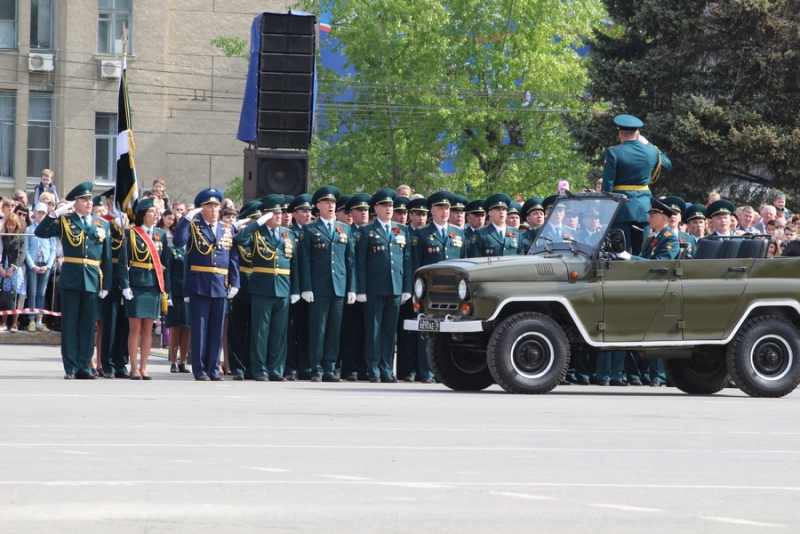 Парад Победы в Саратове привлек 10 тысяч зрителей