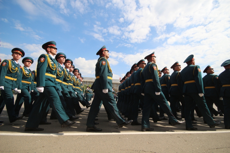 Парад Победы в Саратове привлек 10 тысяч зрителей