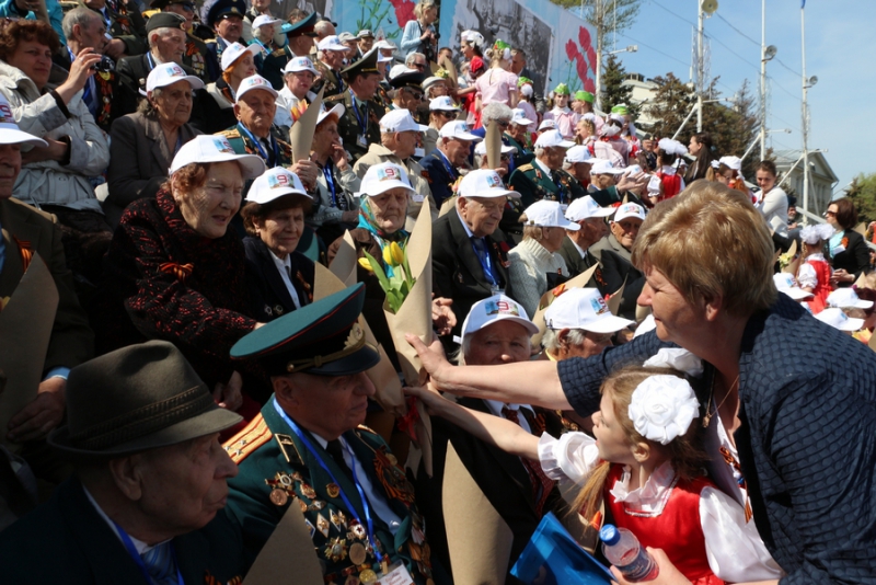 Парад Победы в Саратове привлек 10 тысяч зрителей