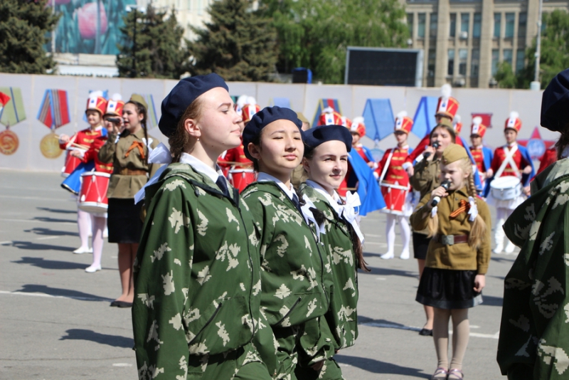 Парад Победы в Саратове привлек 10 тысяч зрителей