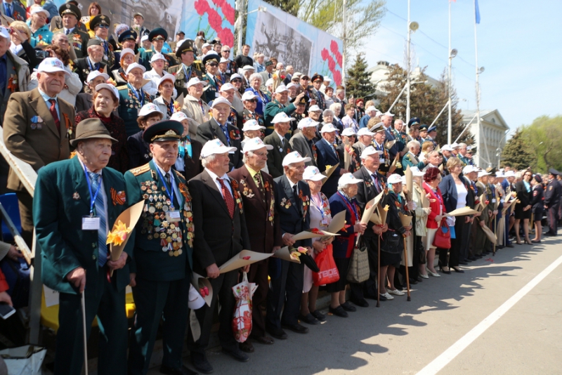 Парад Победы в Саратове привлек 10 тысяч зрителей