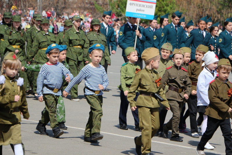 Парад Победы в Саратове привлек 10 тысяч зрителей
