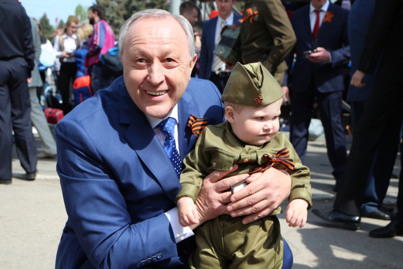 Парад Победы в Саратове привлек 10 тысяч зрителей