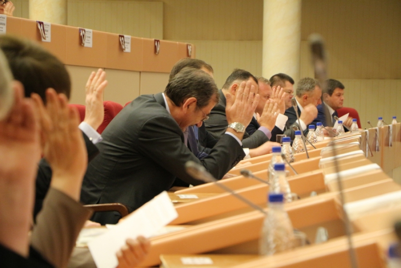 Прокуратура опротестовала решение думы о наказании нерадивых подрядчиков вскрышных работ