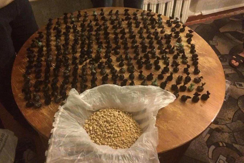 В Саратове пресекли сбыт наркотиков в особо крупном размере